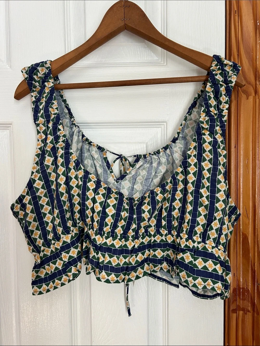 Navy Geometric Tie-Front Crop Top - Picture 3 of 7